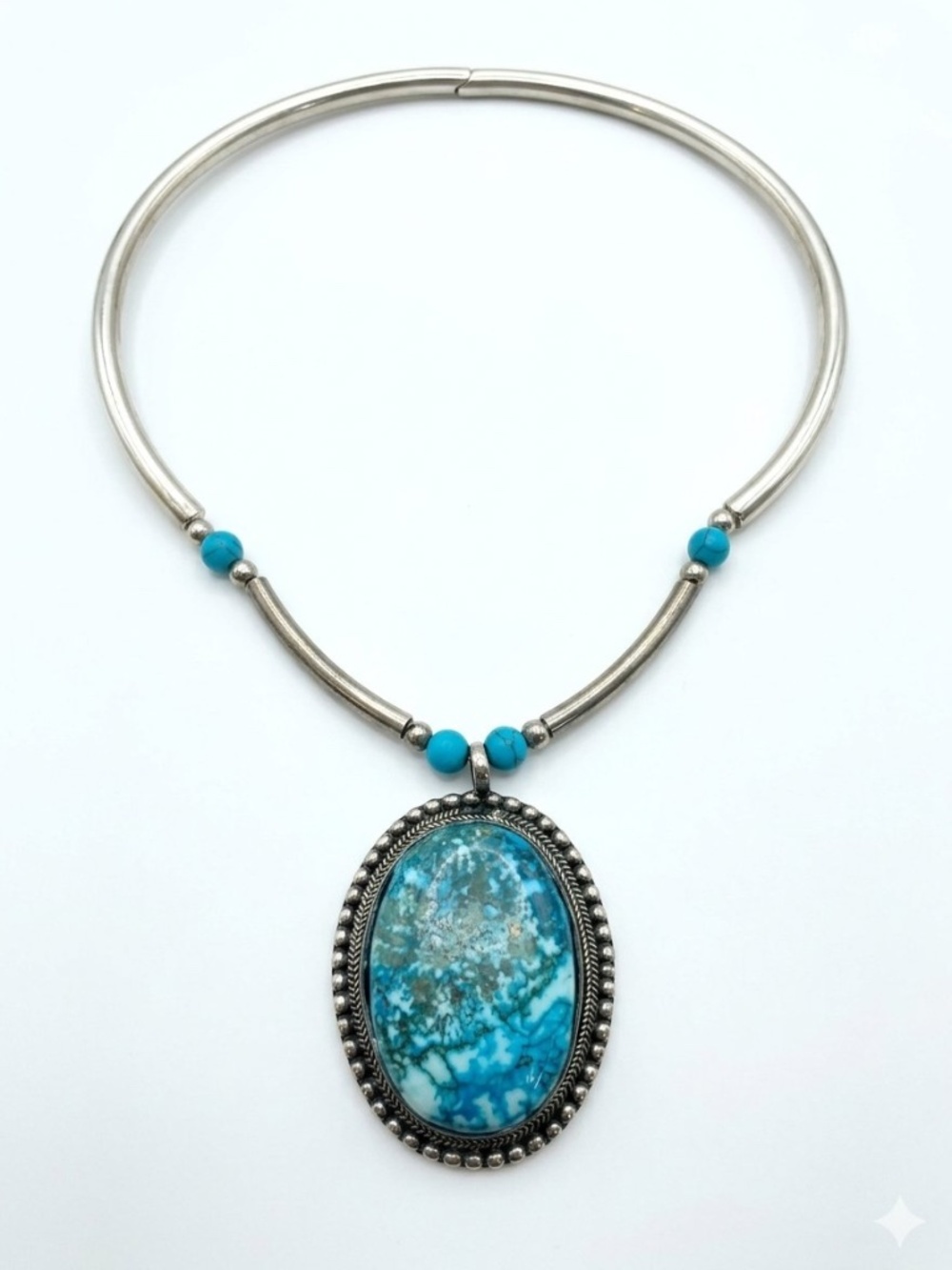 Silver-Tone Necklace with Dragon Vein Oval Pendant